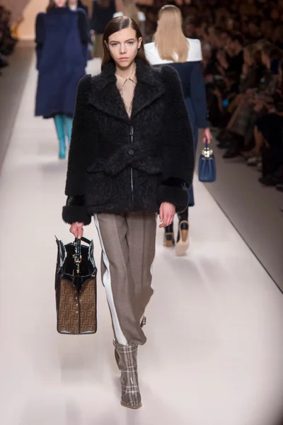 Look 20
